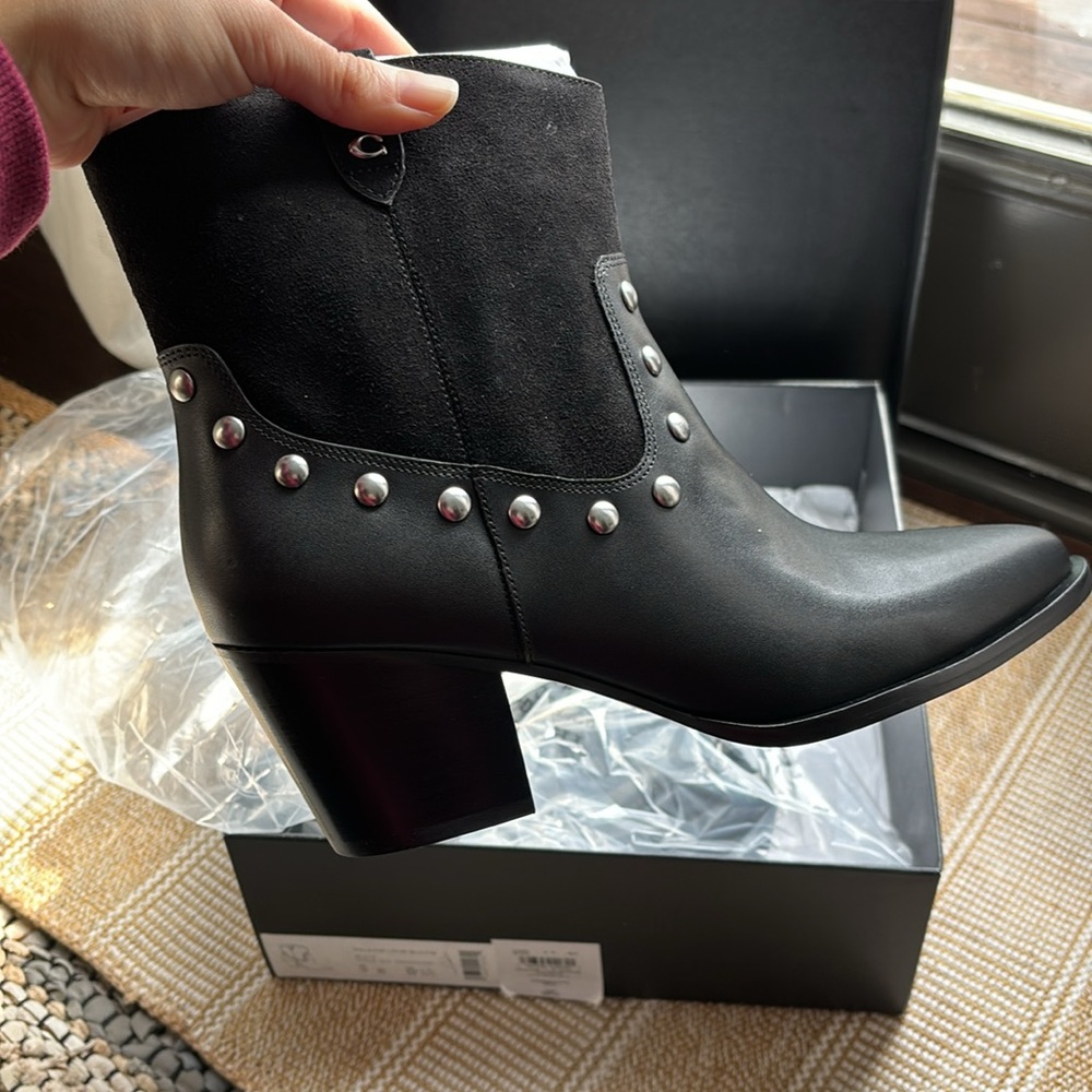 🆕 in Box COACH Pauline Leather Booties 🖤